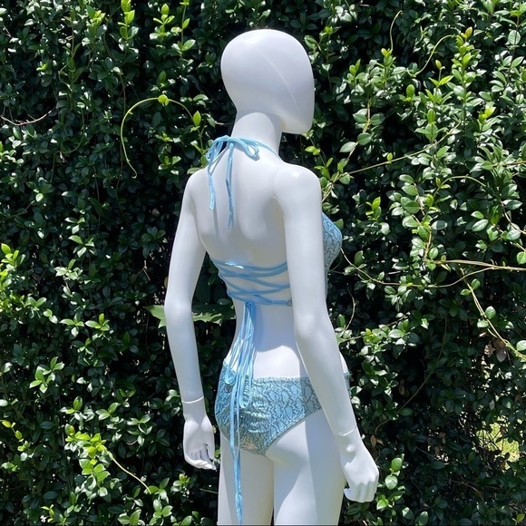 💋NWT CLUB Exx Dolls Kill Hypnotic Hype Blue Foiled Ruched Shorts and Top 2 Pc - Picture 9 of 14